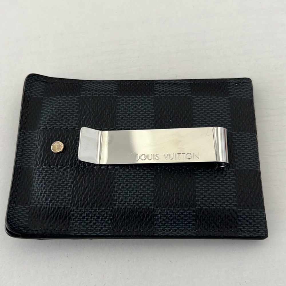 AUTH LOUIS VUITTON CARD HOLDER, COMES IN DUSTER AND BOX